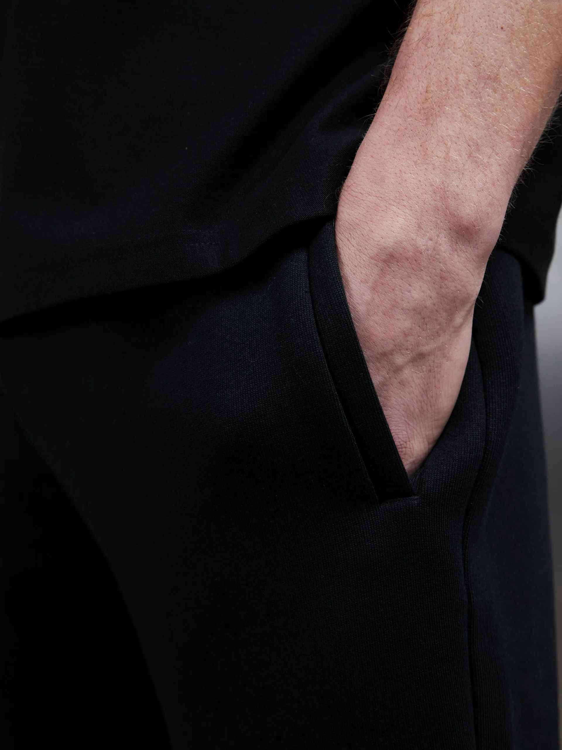 Relaxed Fit Short in Black
