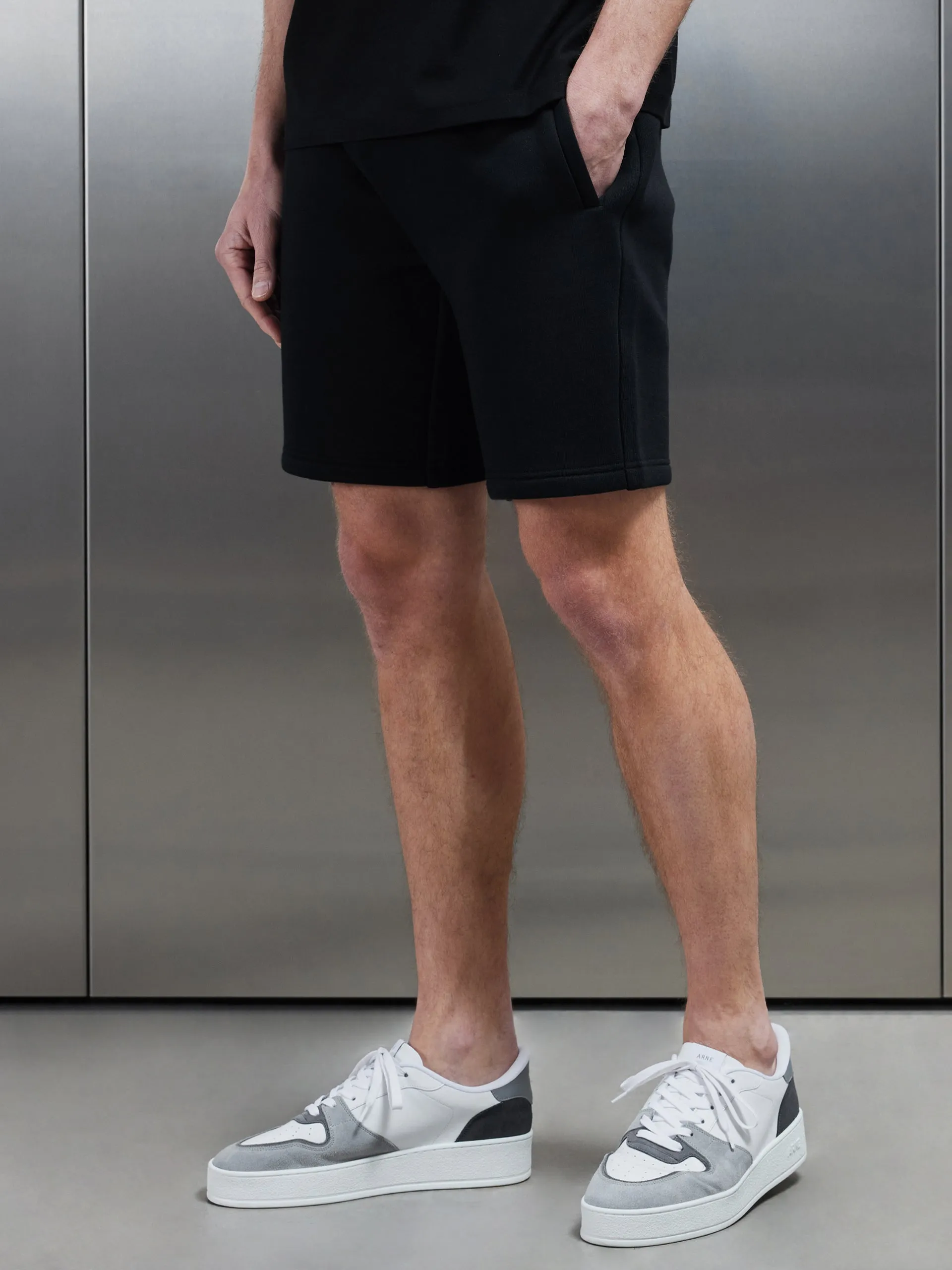 Relaxed Fit Short in Black